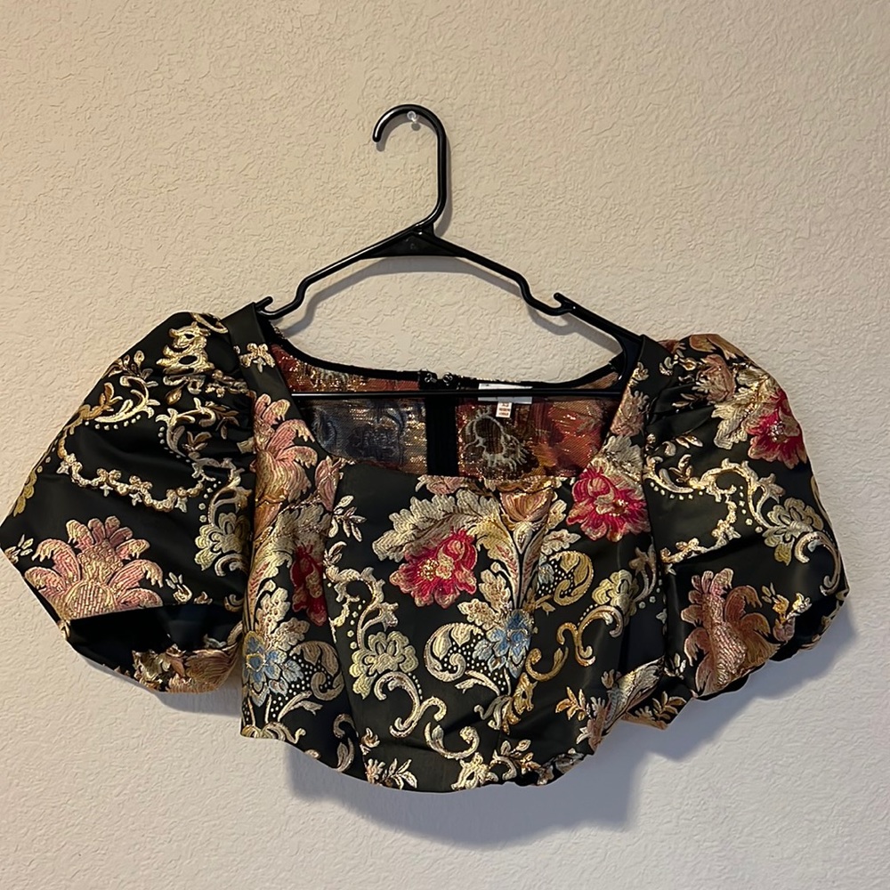VICI PUFF SLEEVE CROP TOP
